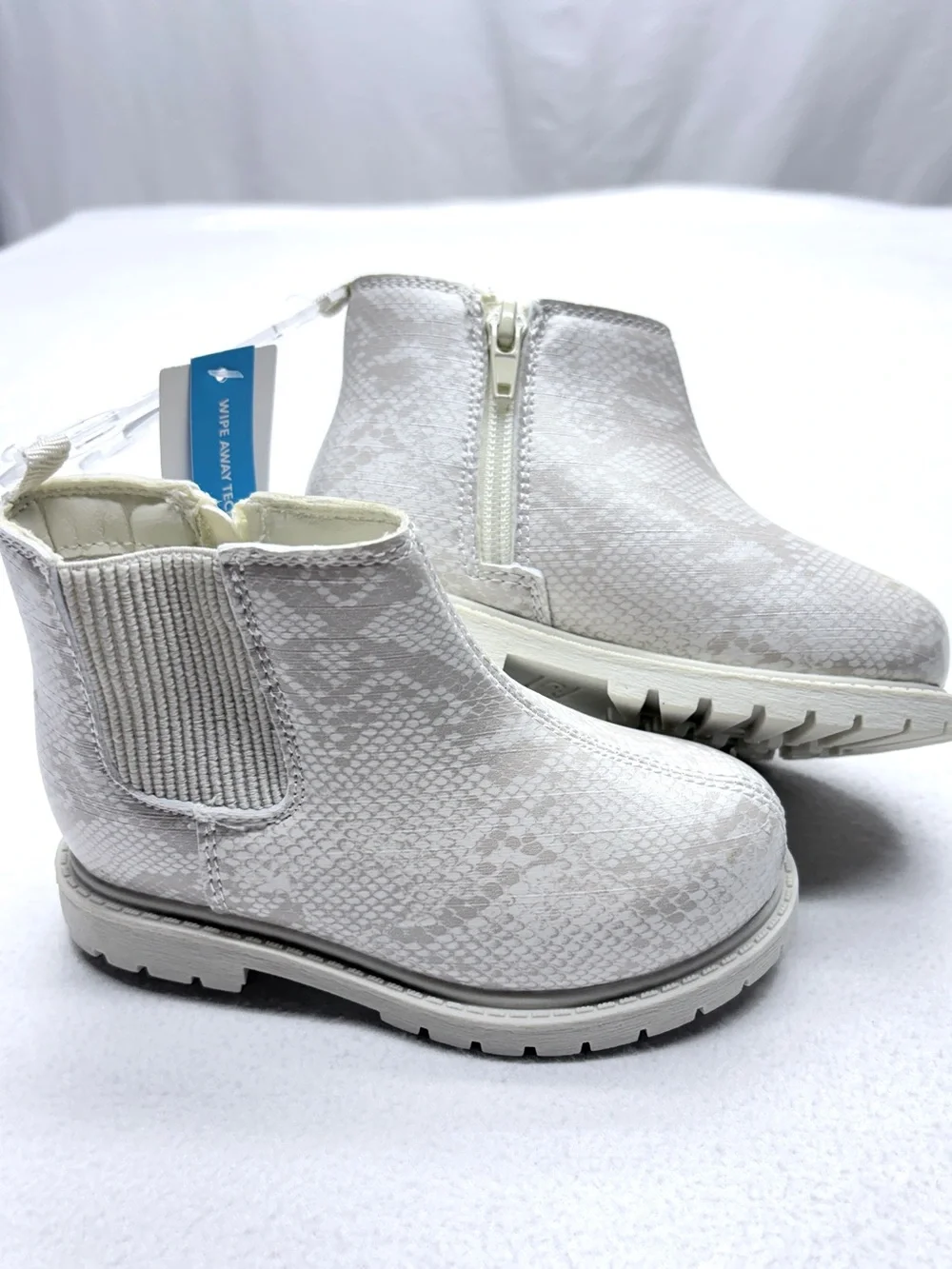 Carter's Bessy Chelsea Boots Girls 8 Gold Snakeskin Lug Sole NWT